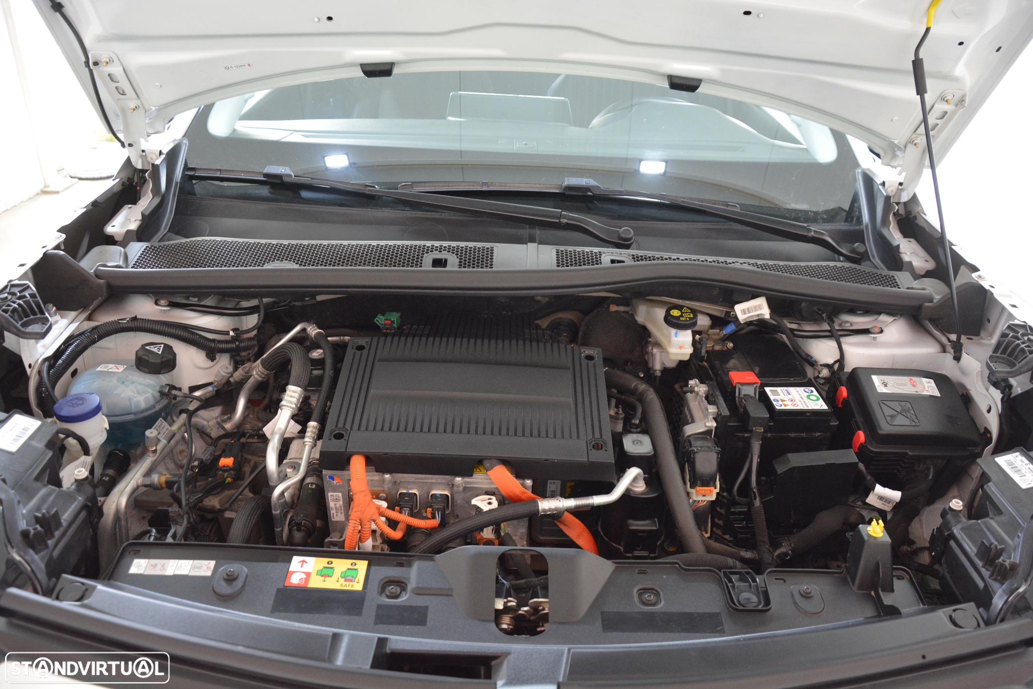 Peugeot e-2008 50 kWh Allure Pack - 35