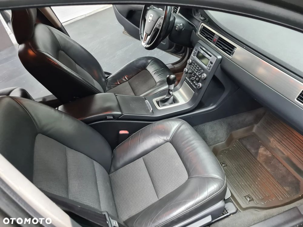 Volvo V70 2.4D Summum - 7