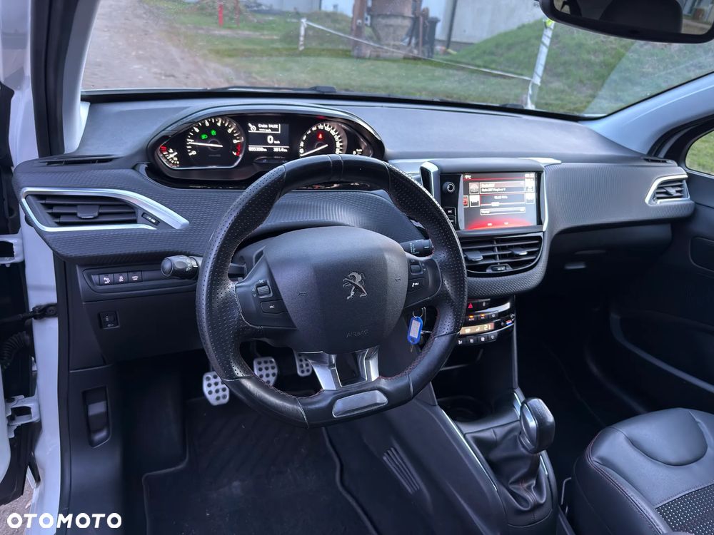 Peugeot 208 - 13