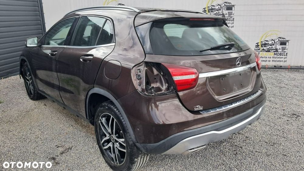 Mercedes-Benz GLA - 18