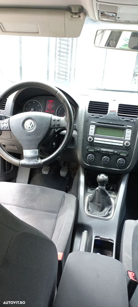Volkswagen Jetta 1.9 TDI Comfortline - 4