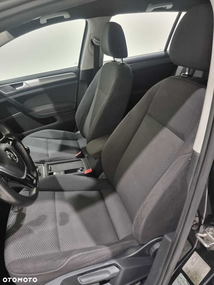 Volkswagen Golf - 13