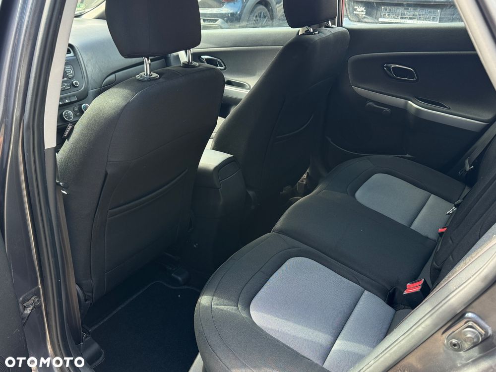 Kia Ceed 1.6 GDI Dream Team Edition - 11