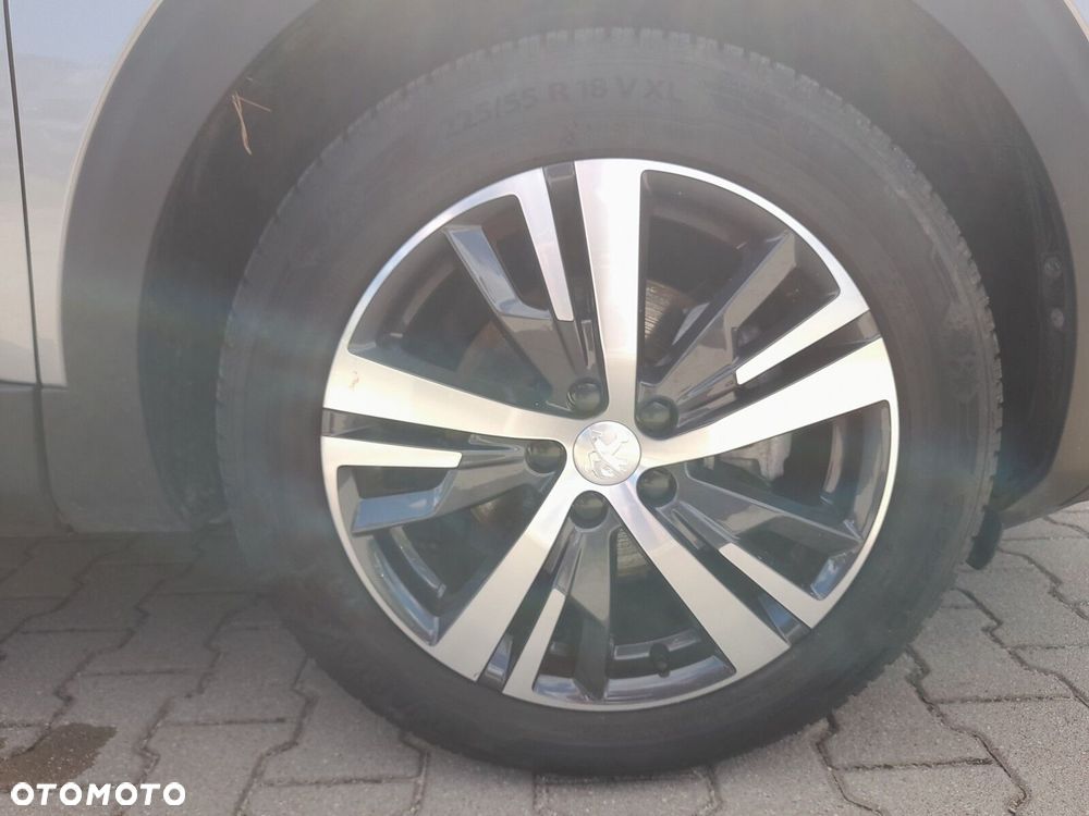 Peugeot 3008 1.2 PureTech Allure Pack S&S EAT8 - 11