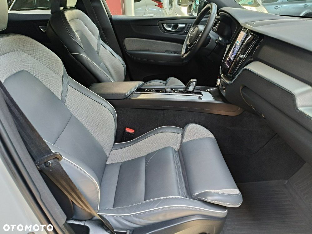 Volvo XC 60 B4 D AWD R-Design - 15