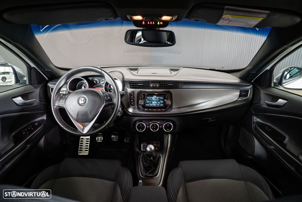 Alfa Romeo Giulietta 1.6 JTDm Exclusive - 43