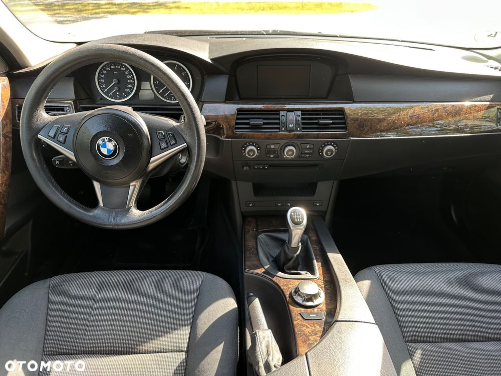 BMW Seria 5 525i - 16