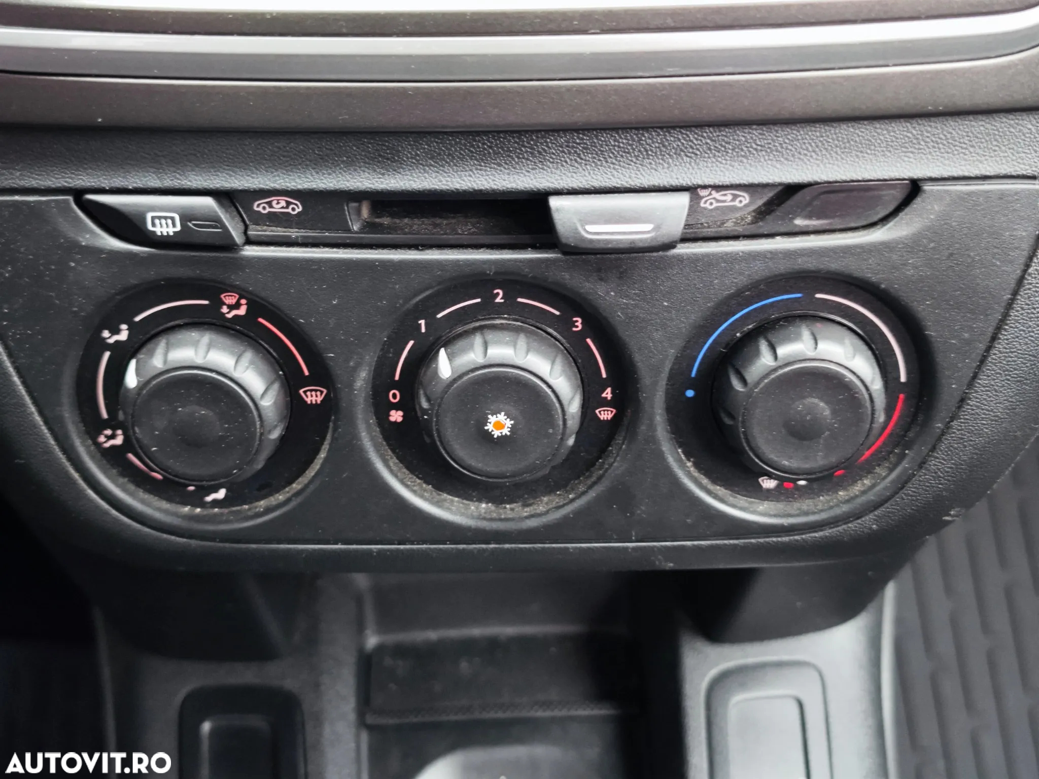 Peugeot 301 1.5 BlueHDI FAP Allure - 20