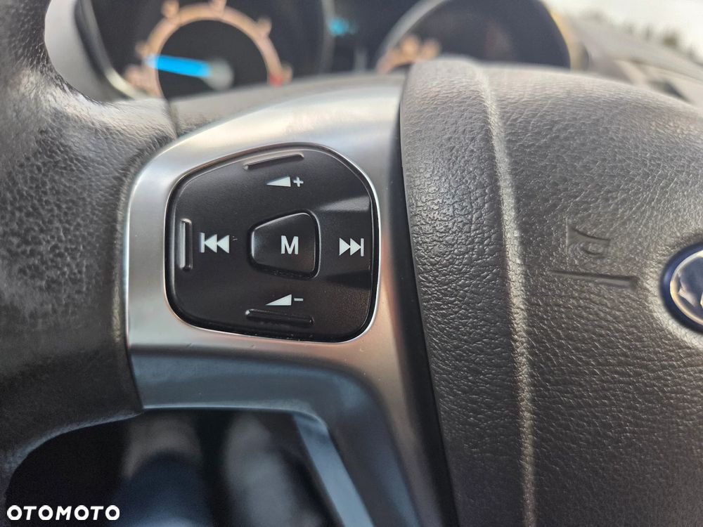 Ford Tourneo Courier ver-1-5-tdci-trend - 29