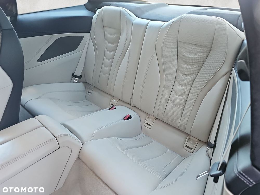 BMW Seria 8 - 23