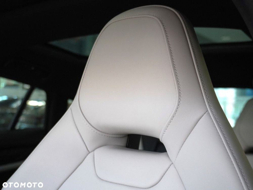Porsche Panamera 4S E-Hybrid PHEV - 26