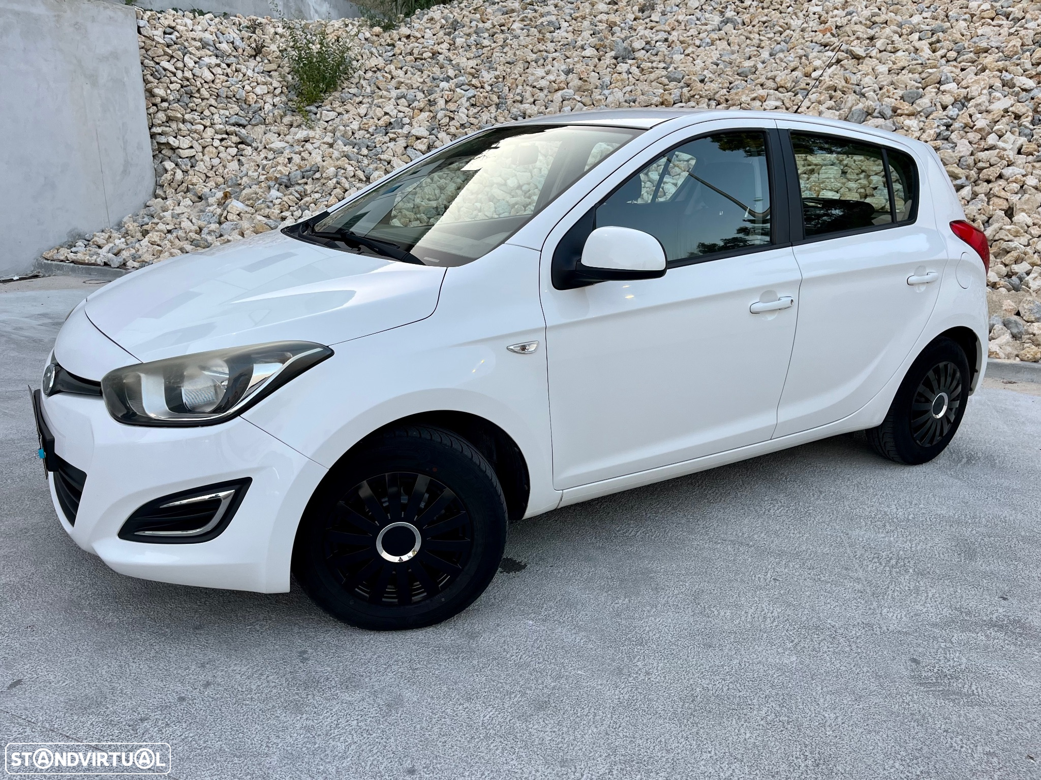 Hyundai i20 1.1 CRDi Urban - 24