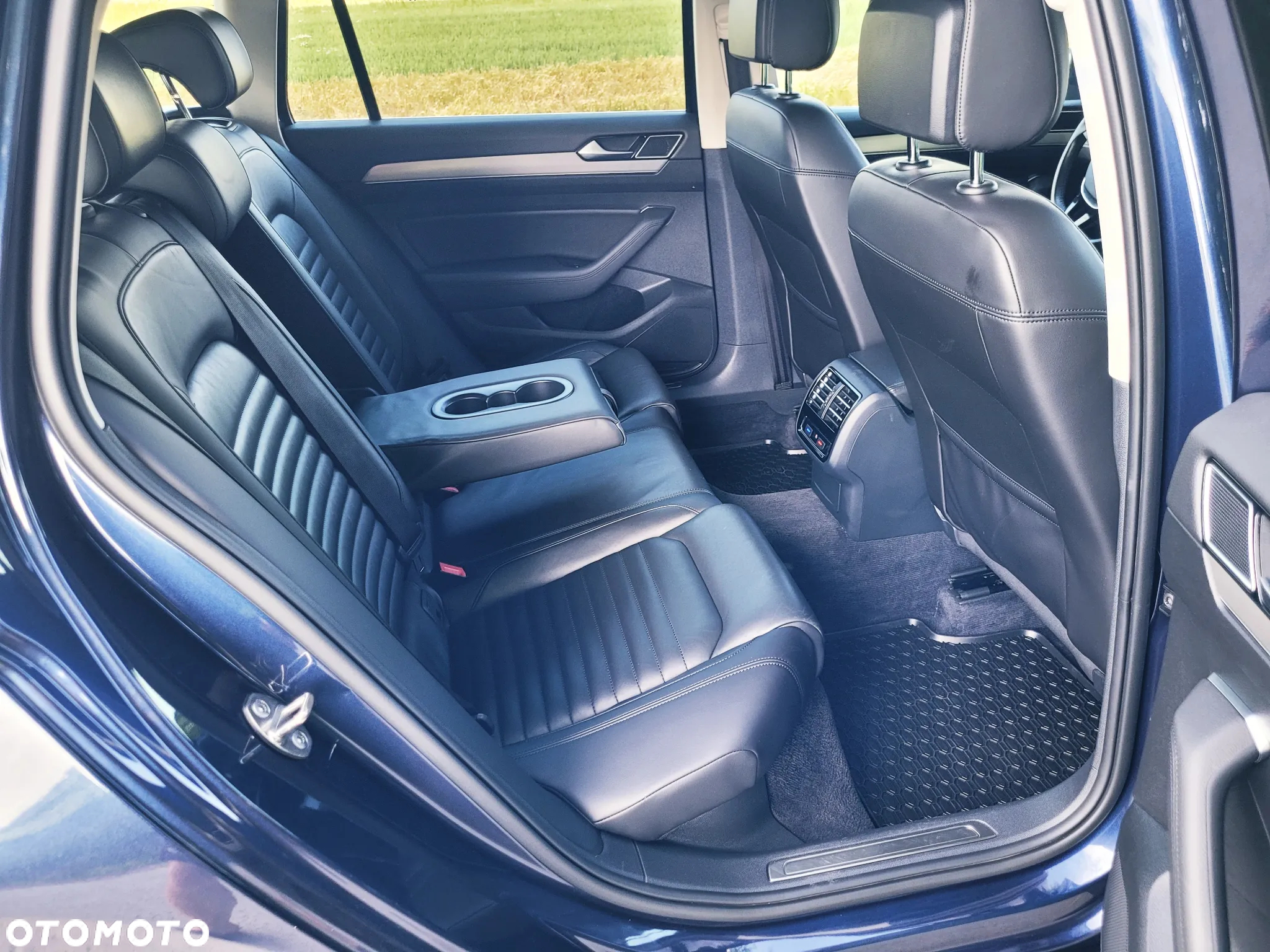 Volkswagen Passat Variant 2.0 TDI (BlueMotion Technology) Highline - 19