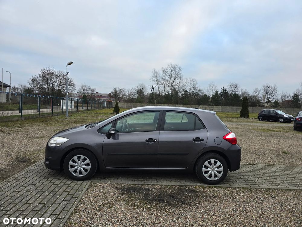 Toyota Auris 1.4 D-4D 2010 - 11