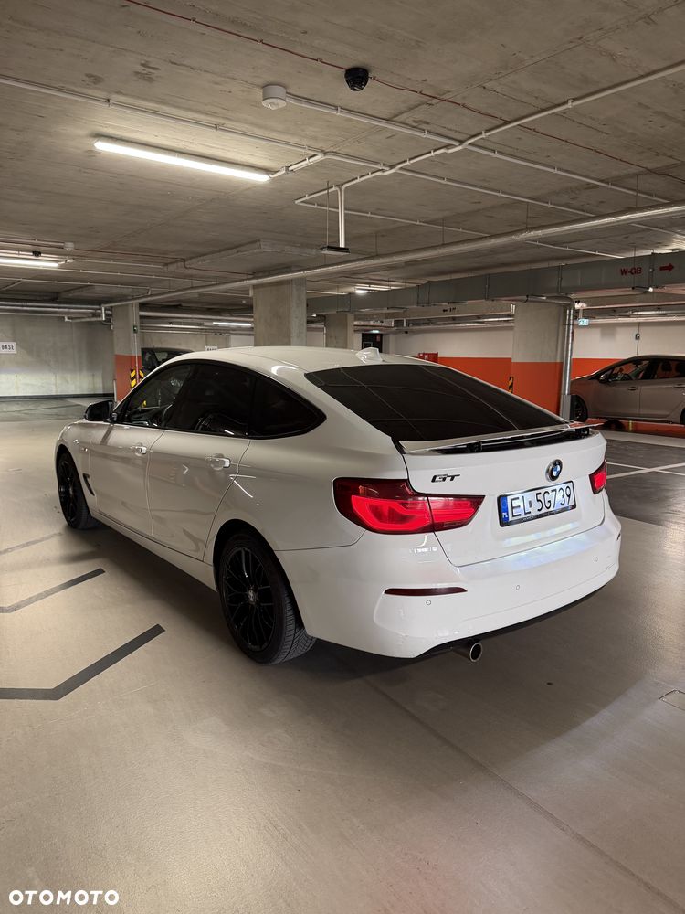 BMW Seria 3 2018 photo 4