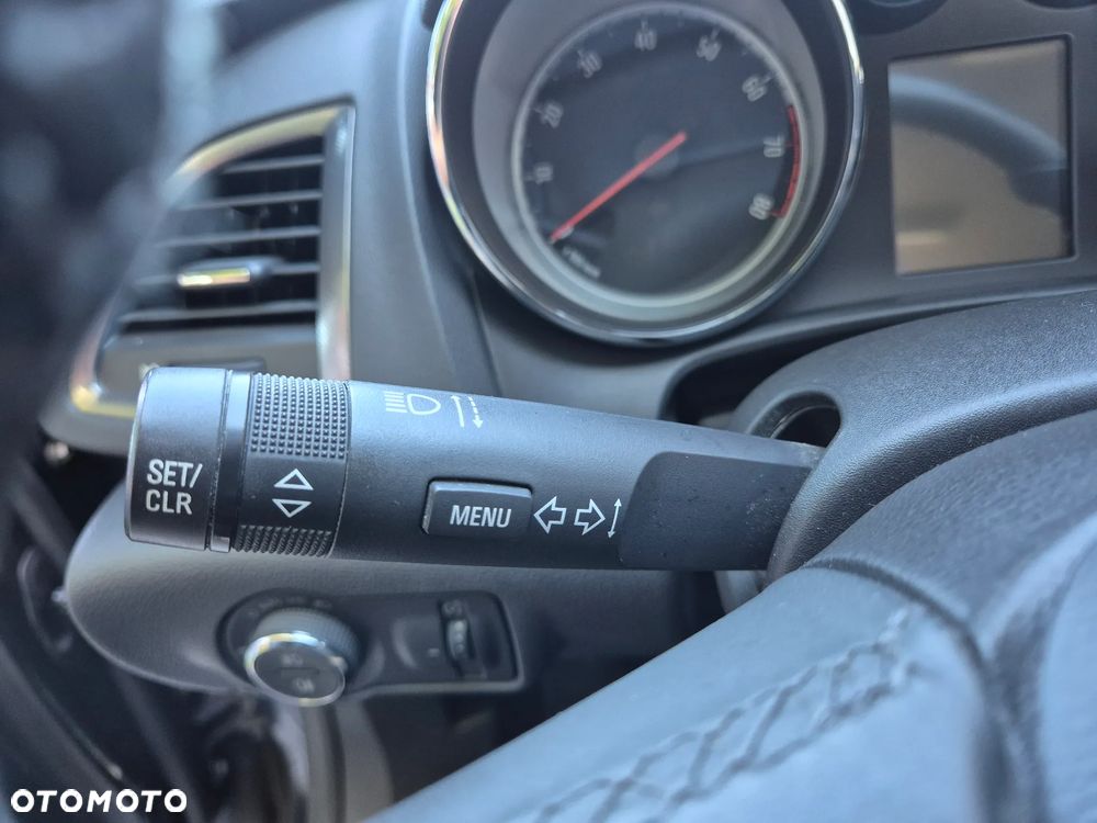 Opel Astra 1.6 Turbo Cosmo - 39