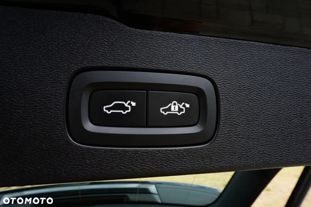 Volvo V60 B4 D Momentum Pro - 22