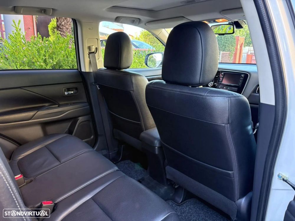 Mitsubishi Outlander 2.2 DI-D Instyle Navi - 56