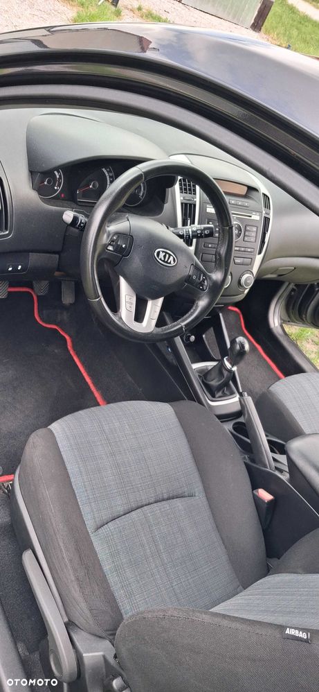 Kia Ceed - 6