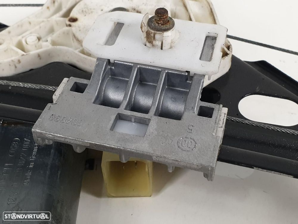 ELEVADOR DE VIDRO TRASEIRO DIREITO MERCEDES-BENZ CLASSE C 2000 - 1