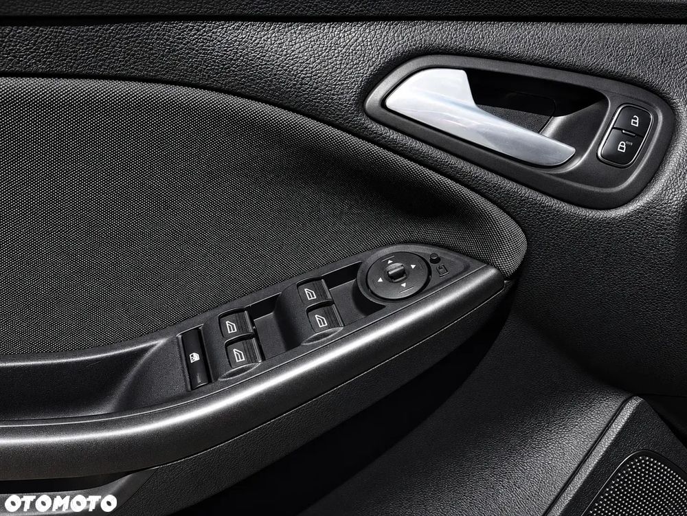 Ford Focus 1.5 EcoBoost ST-Line - 14