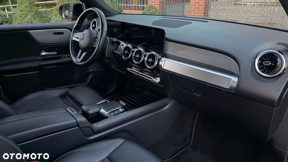 Mercedes-Benz GLB - 24