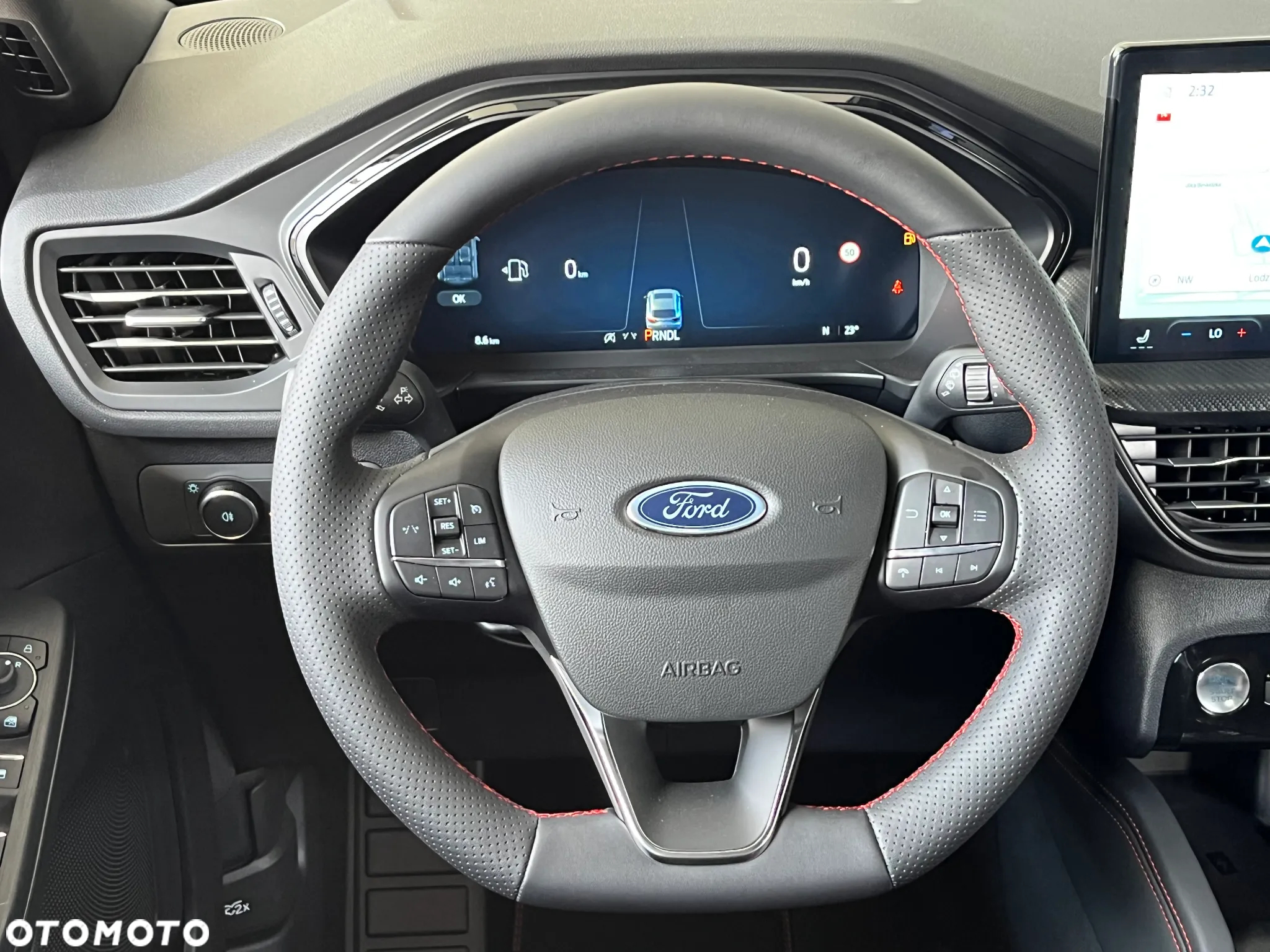 Ford Kuga - 12