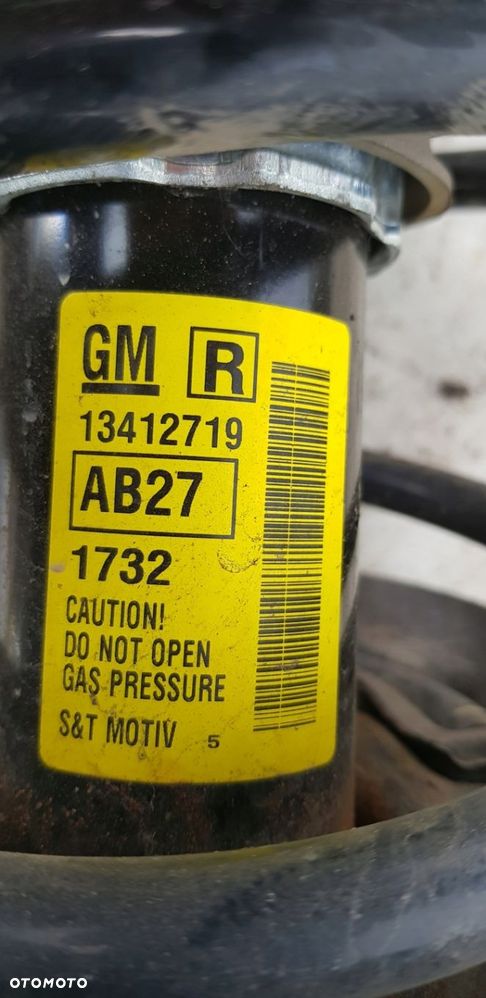 zwrotnica amortyzator prawa Chevrolet Cruze 1.4 T - 8