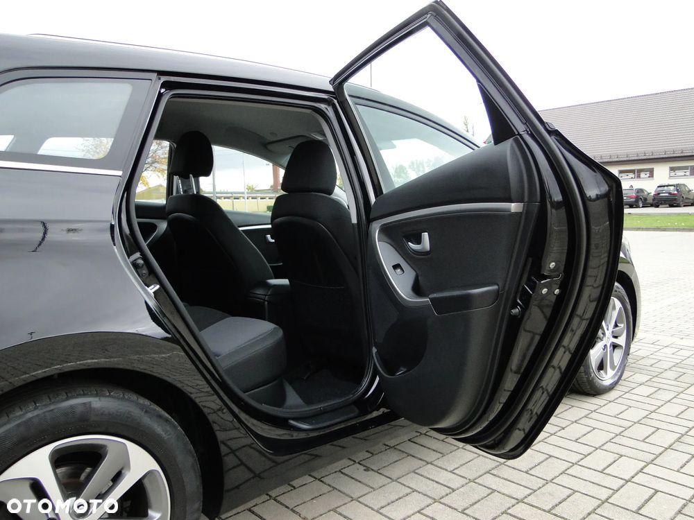 Hyundai i30 Kombi 1.6 CRDI Premium - 14