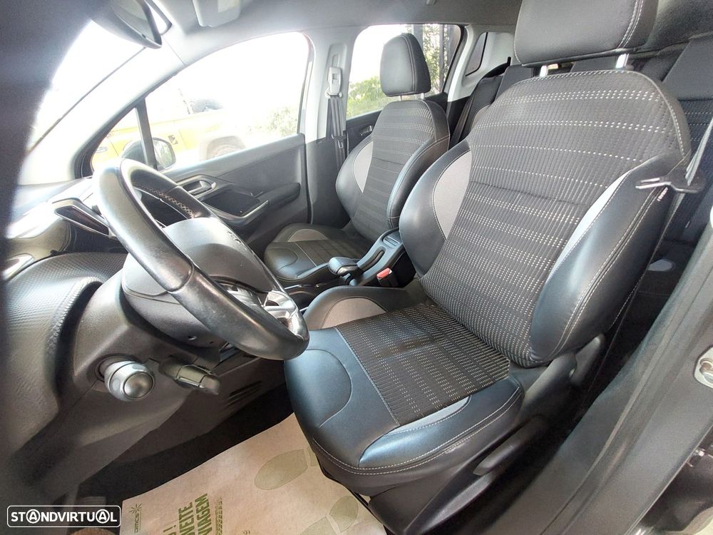 Peugeot 2008 1.2 PureTech Allure - 14
