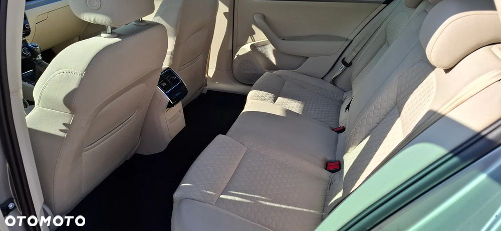 Skoda Superb 2.0 TDI Premium Edition - 7