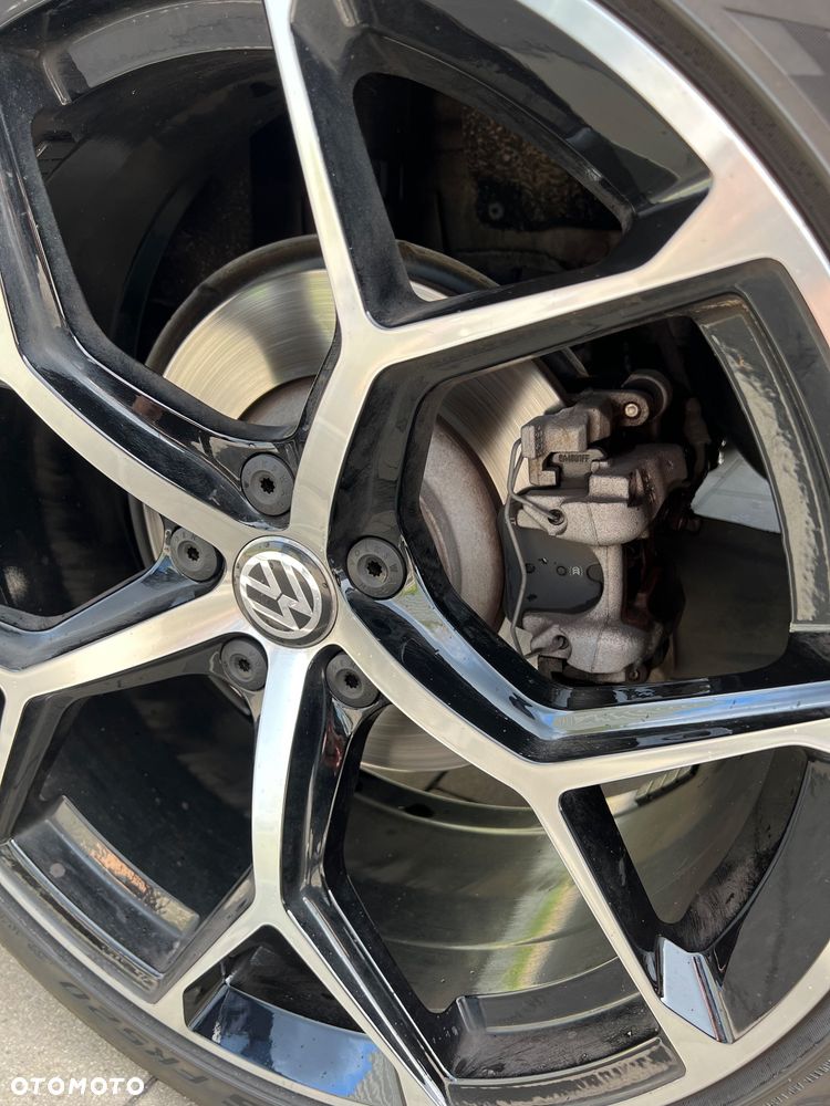 Volkswagen Tiguan - 9