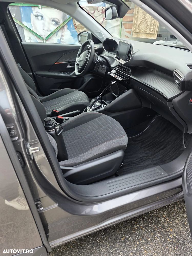 Peugeot 2008 1.5 BlueHDI STT EAT8 Allure - 4