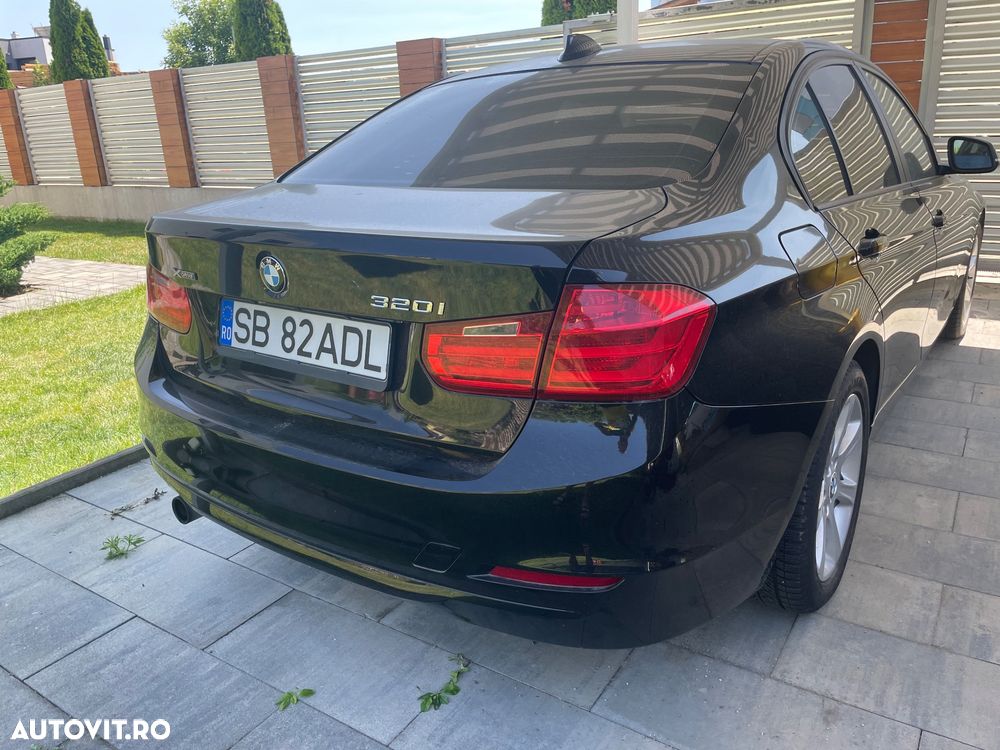 BMW Seria 3 320i xDrive Aut. - 2