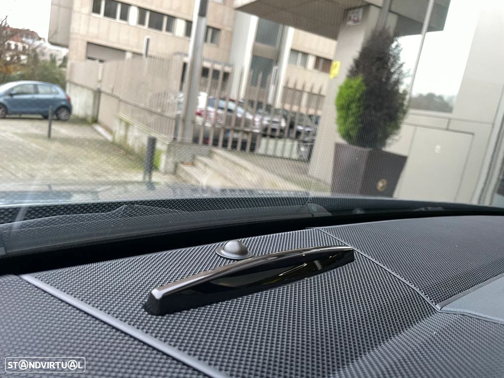 Mercedes-Benz E 300 Bluetec Hybrid Avantgarde - 26