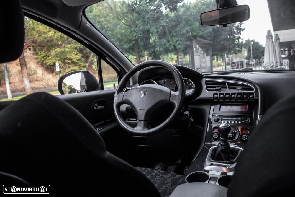 Peugeot 3008 1.6 HDi Executive - 30