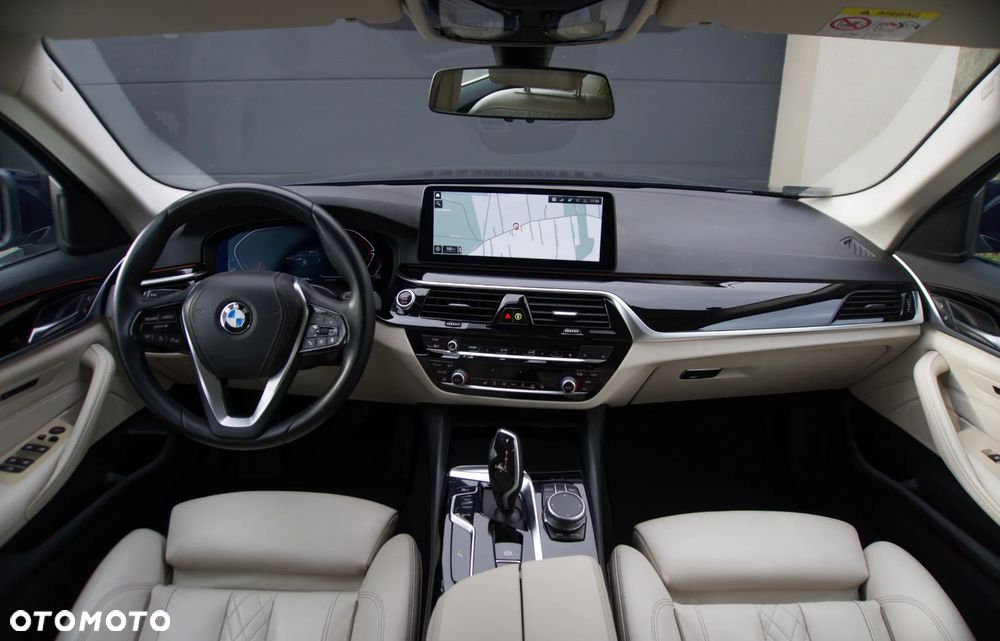 BMW Seria 5 520d xDrive - 4