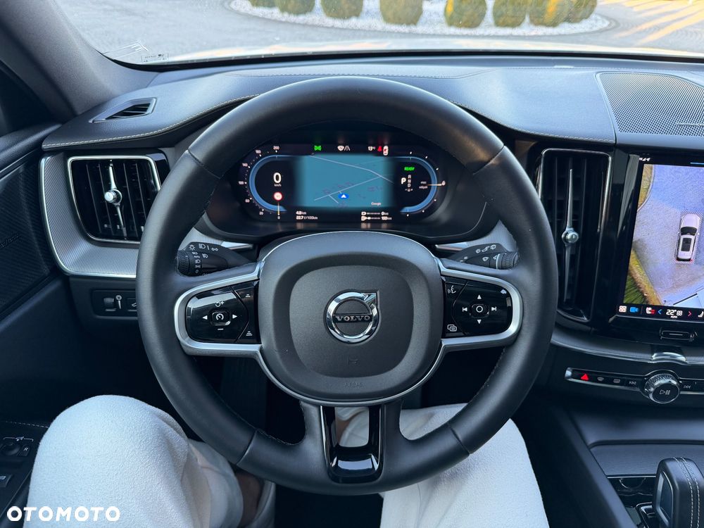 Volvo XC 60 T6 Plug-In Hybrid AWD Ultra Dark - 22