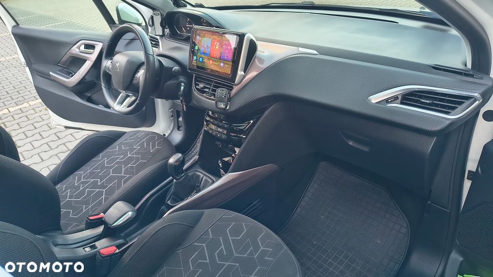 Peugeot 2008 - 12