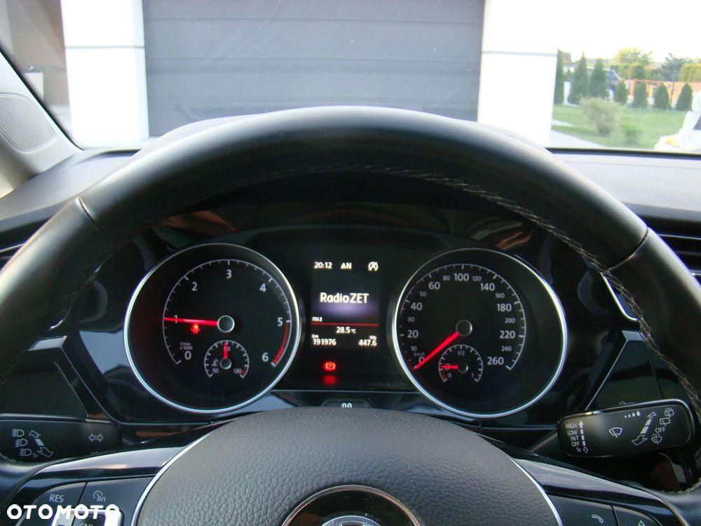 Volkswagen Touran 2.0 TDI SCR Highline - 28