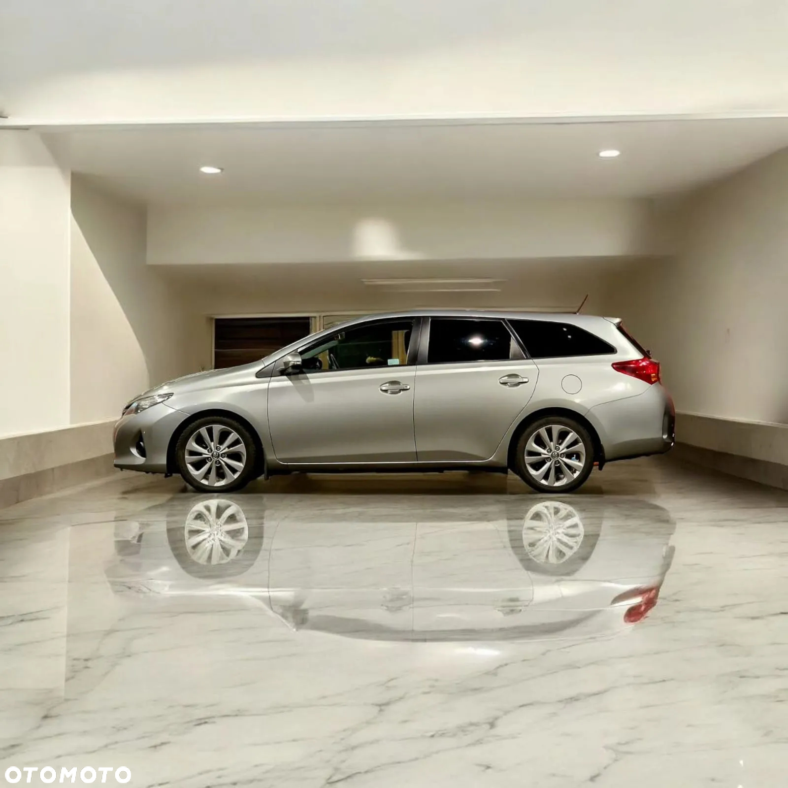 Toyota Auris 1.6 Active - 2
