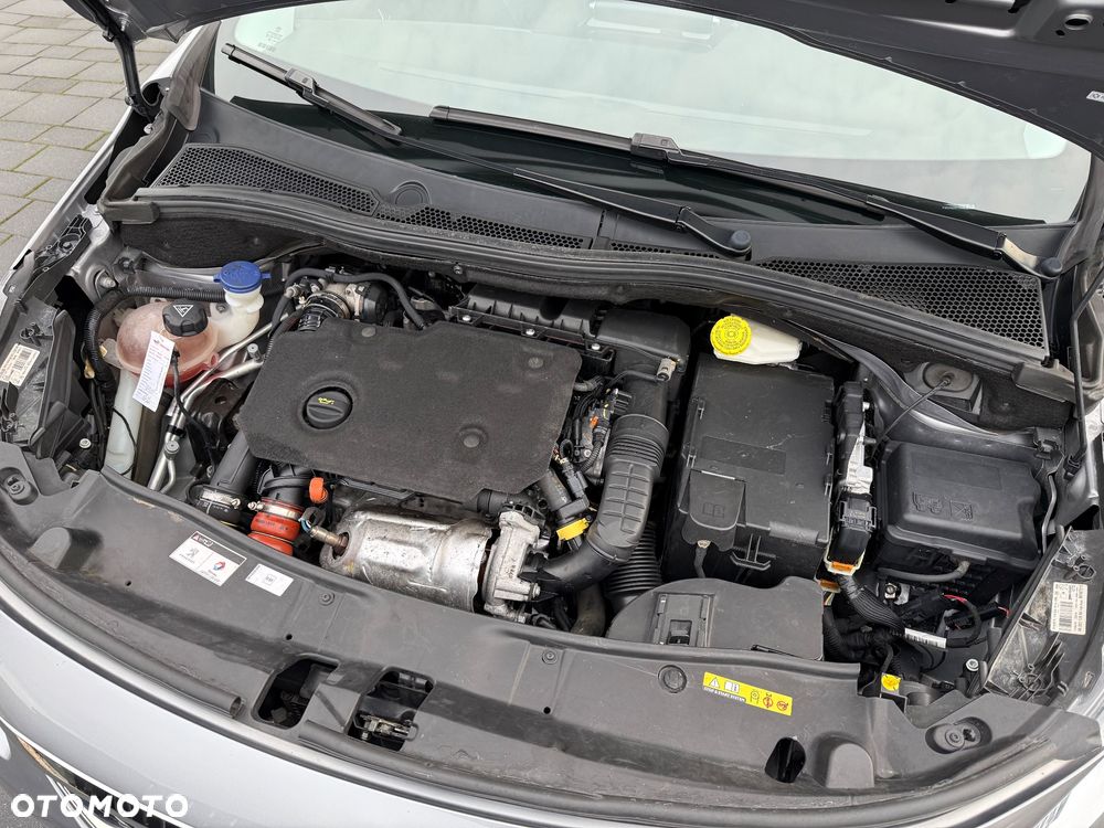 Peugeot 2008 BlueHDi 100 STOP & START Signature - 37