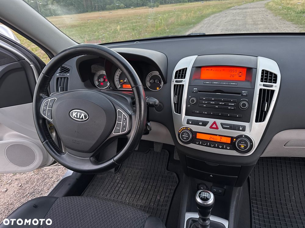 Kia Ceed 1.4 Comfort + - 9
