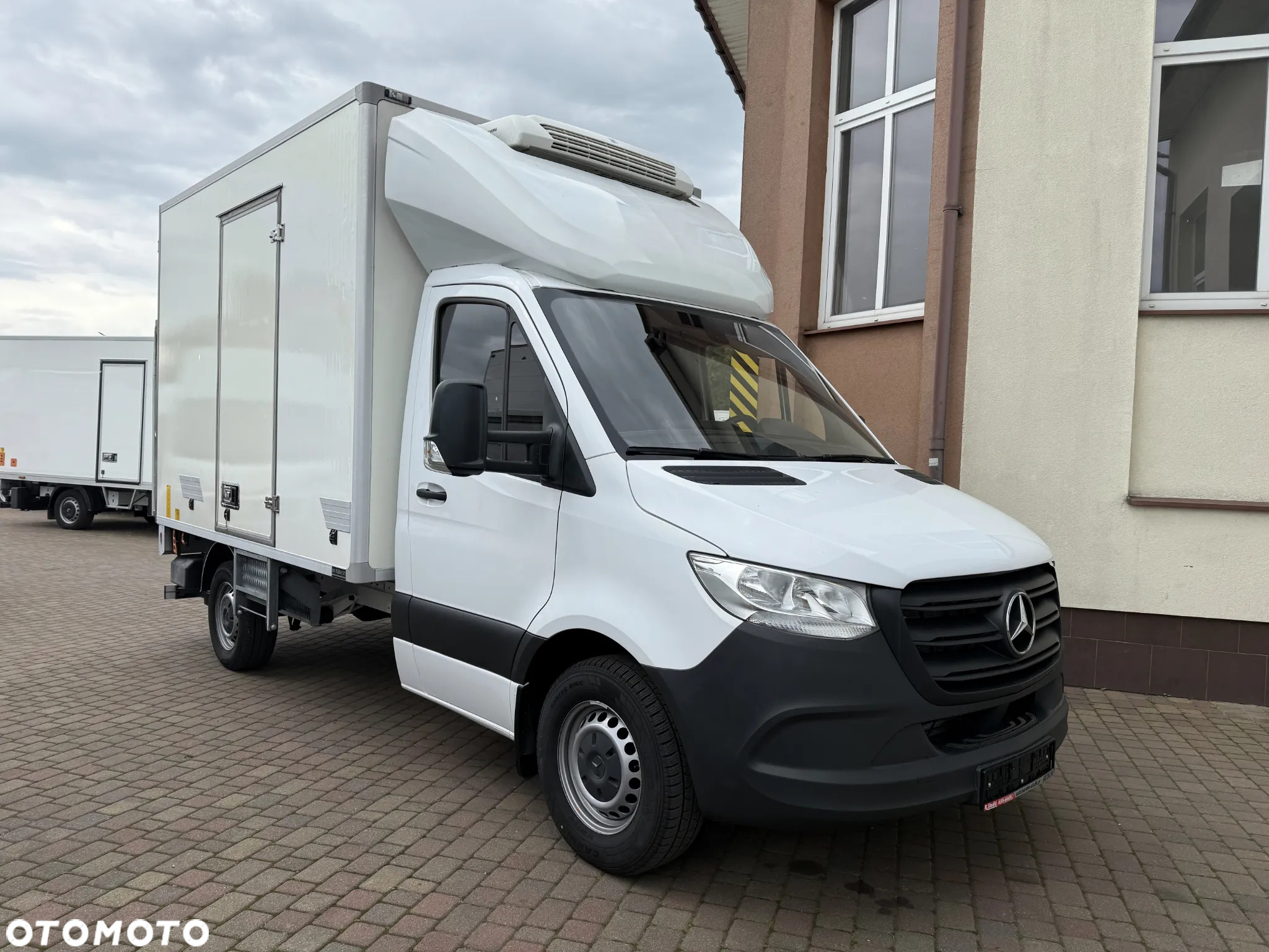 Mercedes-Benz Sprinter 3,0 Chłodnia Mroźnia Winda - 2