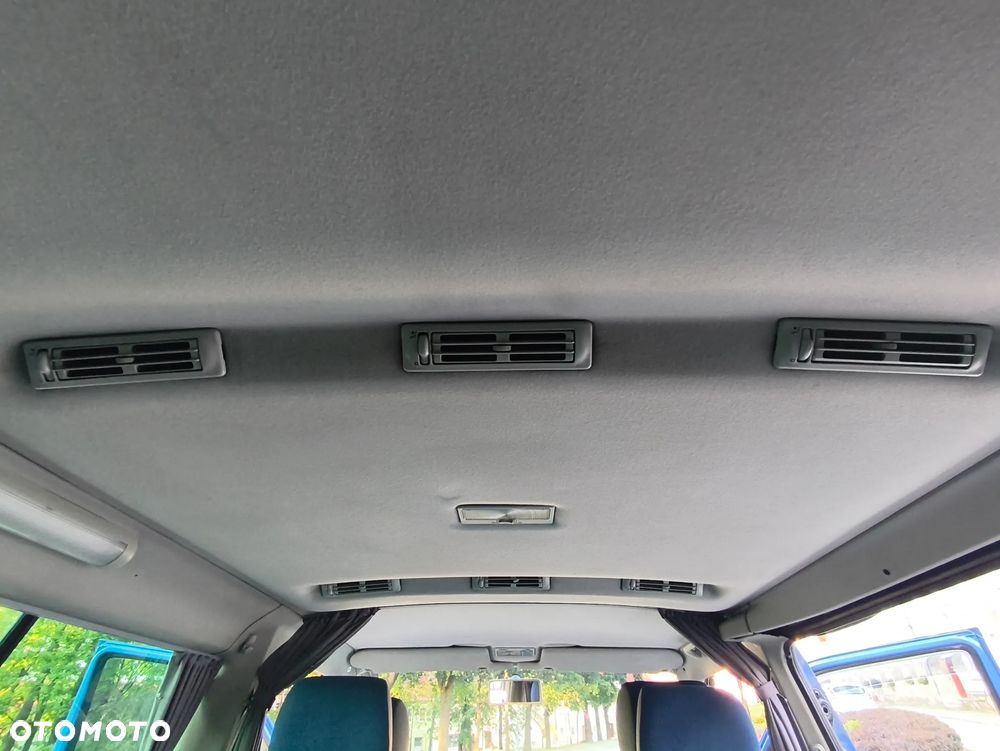 Volkswagen Multivan - 29