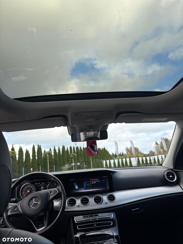 Mercedes-Benz Klasa E 200 d T 9G-TRONIC Avantgarde - 16