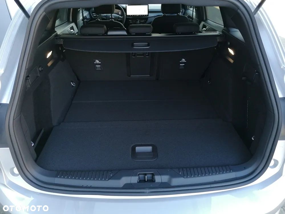 Ford Focus 1.0 EcoBoost mHEV ST-Line X - 12