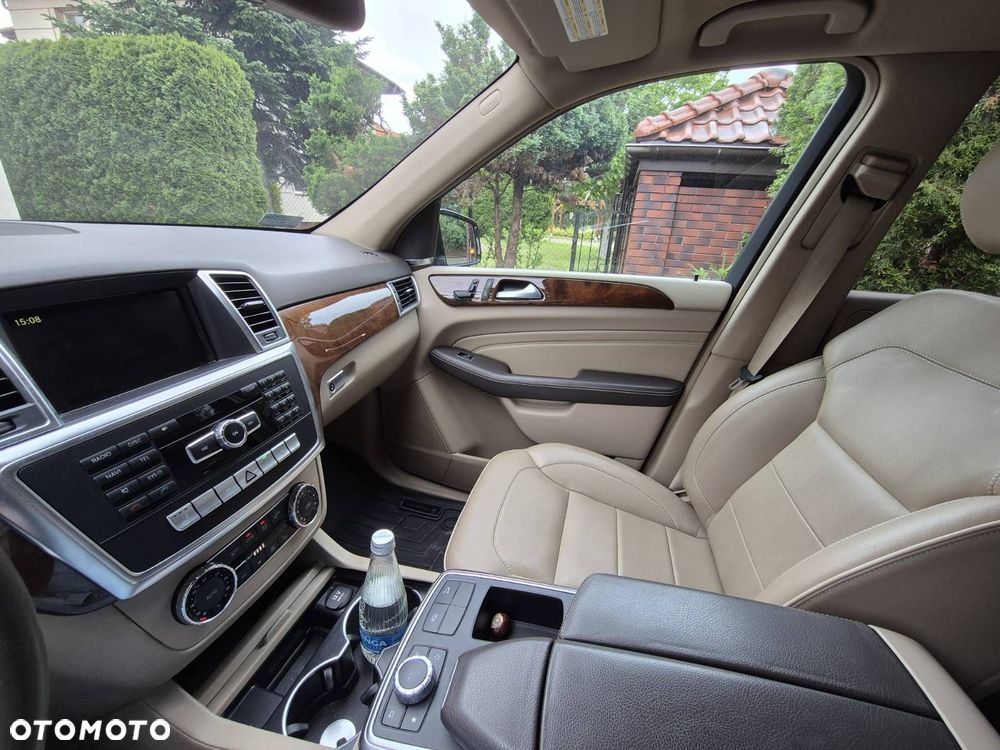 Mercedes-Benz ML - 26