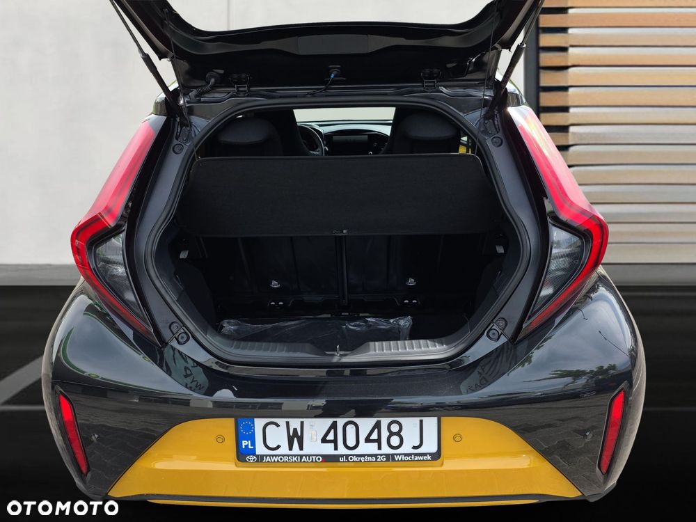 Toyota Aygo X Hybrid 1.5 Style e-CVT - 13