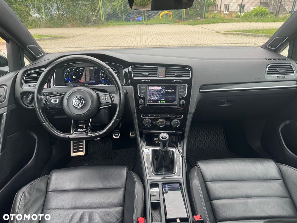 Volkswagen Golf - 16